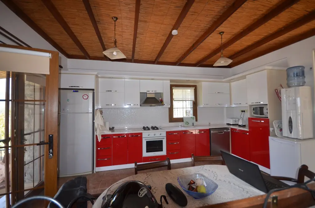 Fitted kitchen